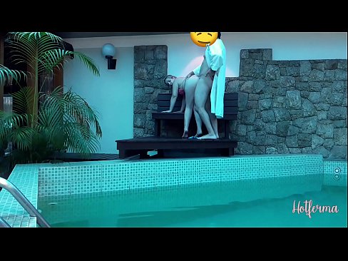❤️ Chef inviterer stuepige til poolen, men kunne ikke modstå en hot Sex at da.pornado-co.ru