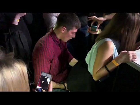 ❤️ Rigtig sex i en russisk natklub. 18-årig russisk pige i anus og vagina kneppet i en natklub Sex at da.pornado-co.ru